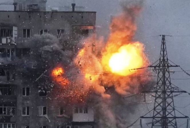 Nuk kanë të ndalur sulmet, tjetër bombardim mbi Kiev