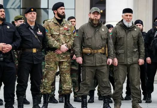 Lufta në Ukrainë, roli i trupave çeçene dhe kërcënimet e Kadyrov