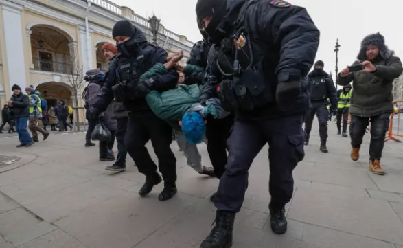 Lufta, vazhdojnë protestat kundër pushtimit rus në Ukrainë