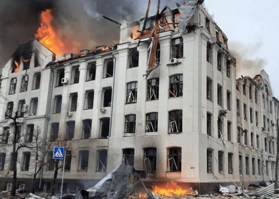 ‘Po vdesim, rusët po na bombardojnë’, banorja e Khersonit rrëfen situatën dramatike