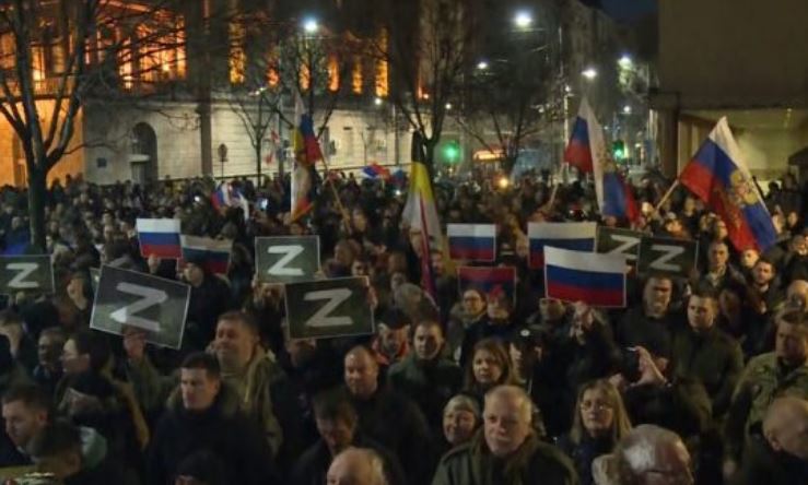 Nuk përkrahu pushtimin rus, serbët në protesta: Vuçiç shqiptar, tradhëtoi Serbinë