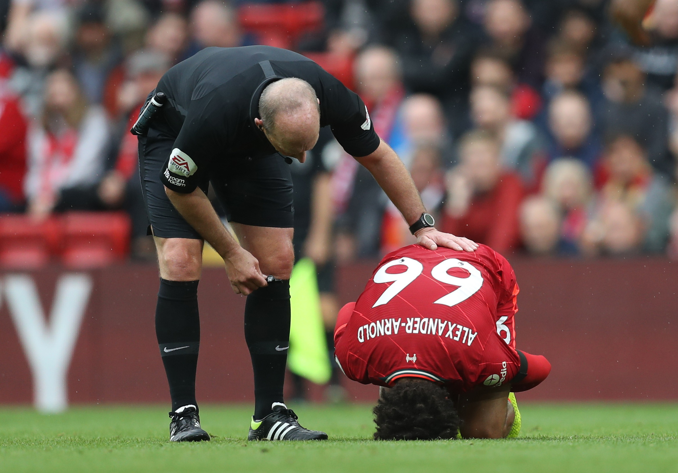 Lajm i keq për Klopp, dëmtohet Alexander Arnold