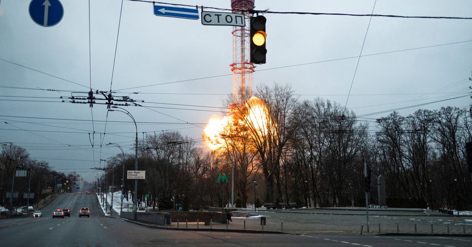 Bombardohet radiostacioni i ushtrisë në Ukrainë