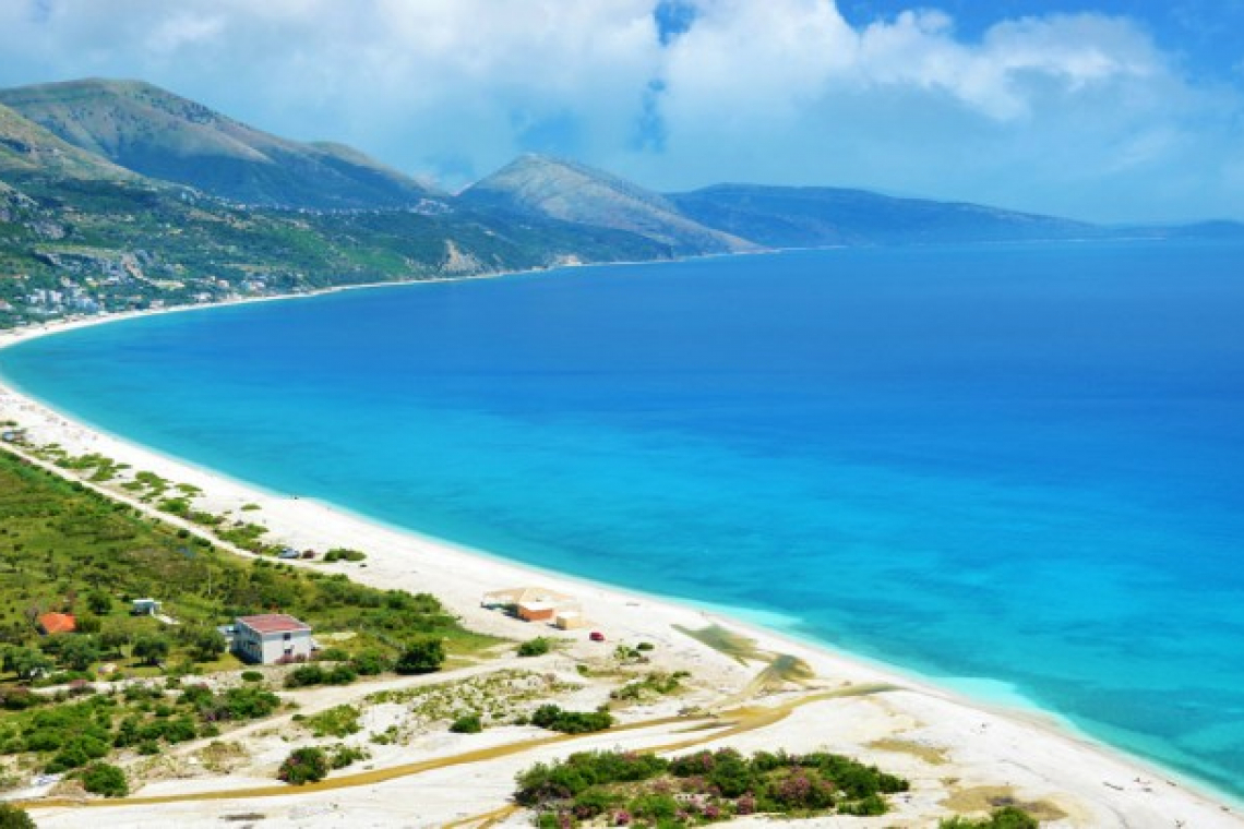 Diell dhe rritje temperaturash, si parashikohet moti për sot