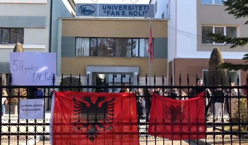 Rritja drastike e çmimeve, studentët e “Fan Nolit” në Korçë bojkotojnë mësimin