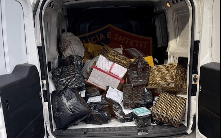 U kap duke transportuar mallra kontrabandë nga Kosova, arrestohet 31-vjeçari në Kukës