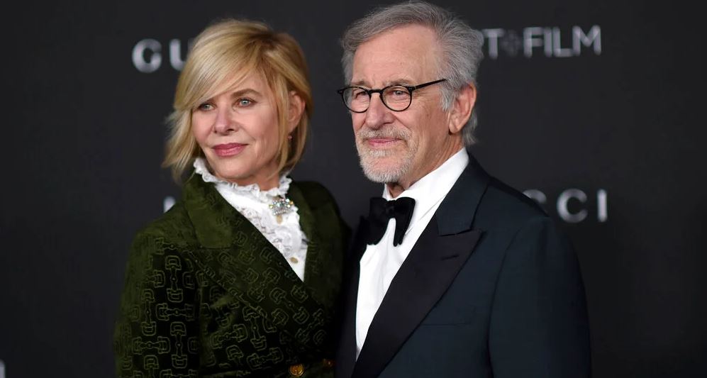 Steven Spielberg dhe bashkëshortja e tij dhurojnë 1 milion dollarë për Ukrainën