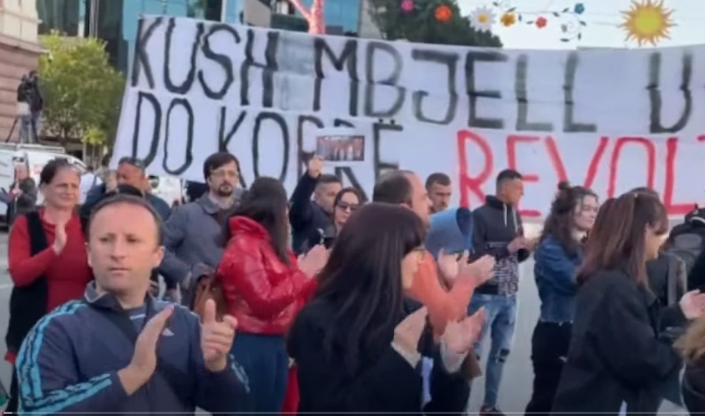 Rritja e çmimeve, qytetarët sërish në protestë para kryeministrisë