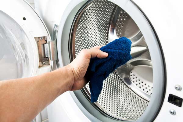 Mënyra më e thjeshtë dhe më ekonomike për të dezinfektuar lavatriçen