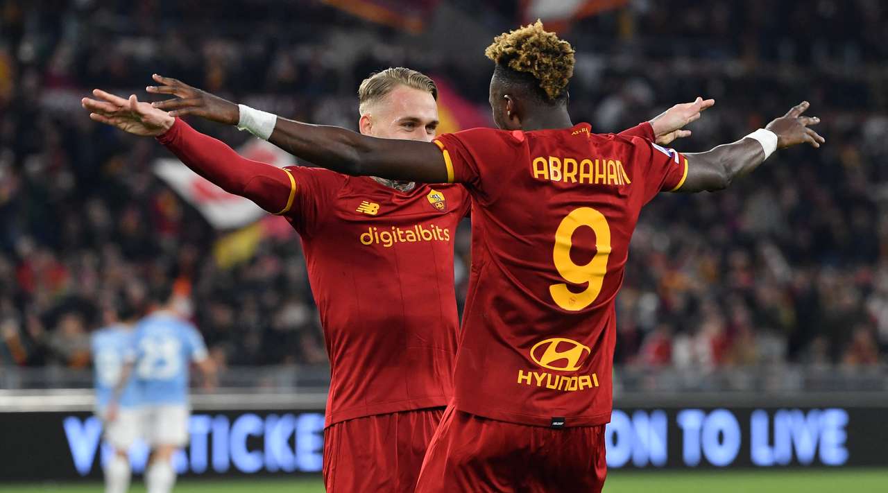 VIDEO/ Roma dhe Mourinho fitojnë derbin e kryeqytetit