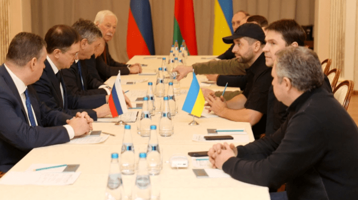 Paqe apo luftë? Rusët nisen drejt Bjellorusisë për raundin e dytë të bisedimeve me ukrainasit