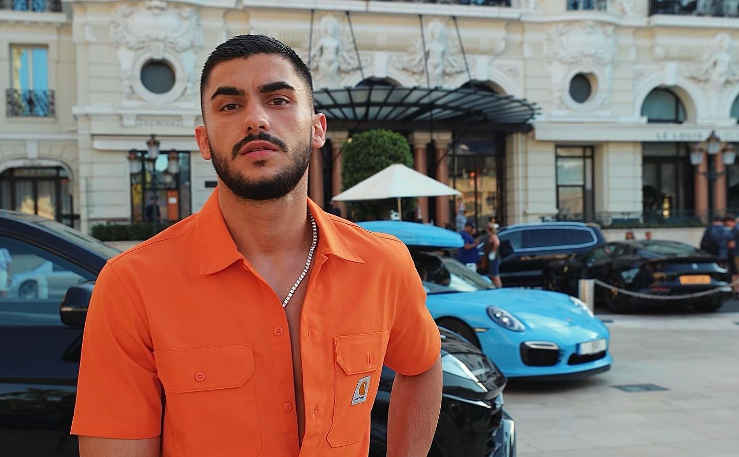 Butrint Imeri ndërpret koncertin dhe fton personin e shtrenjtë në skenë, fjalët e ëmbla që i dedikoi