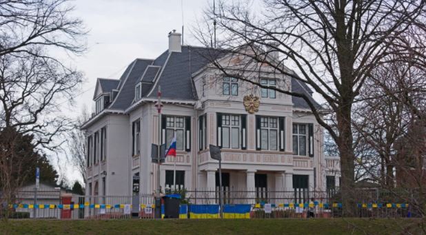 Holanda dëbon 17 agjentë rusë, “maskoheshin” si diplomatë