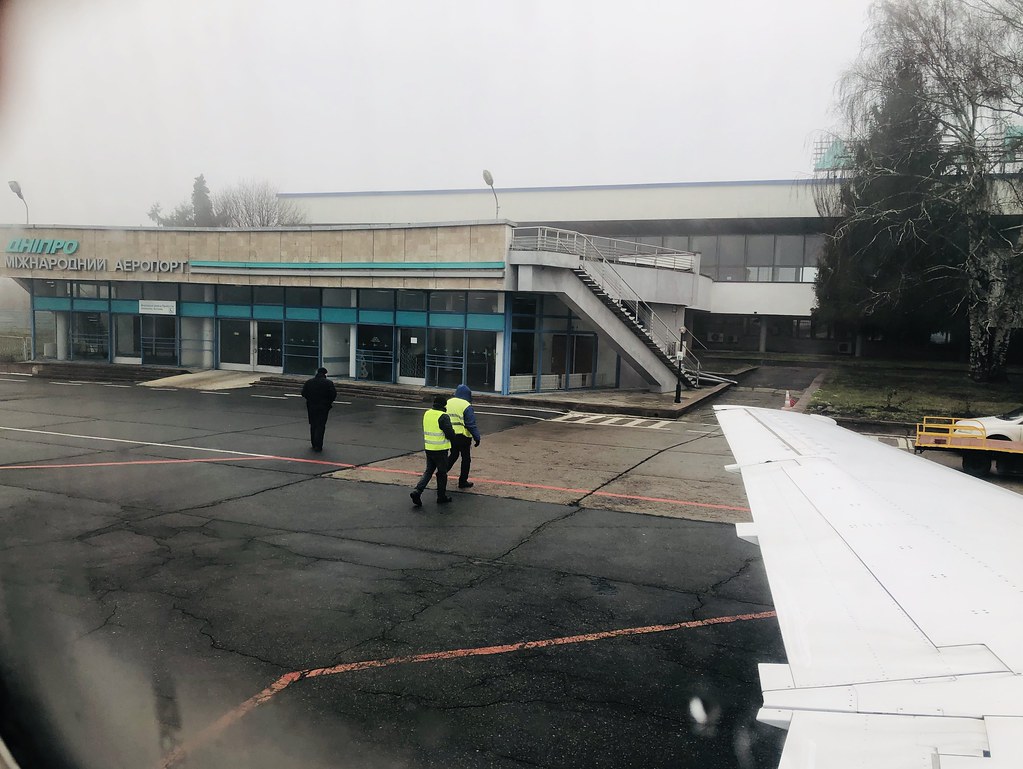 Rusia sulmon me raketa aeroportin në Dnipro