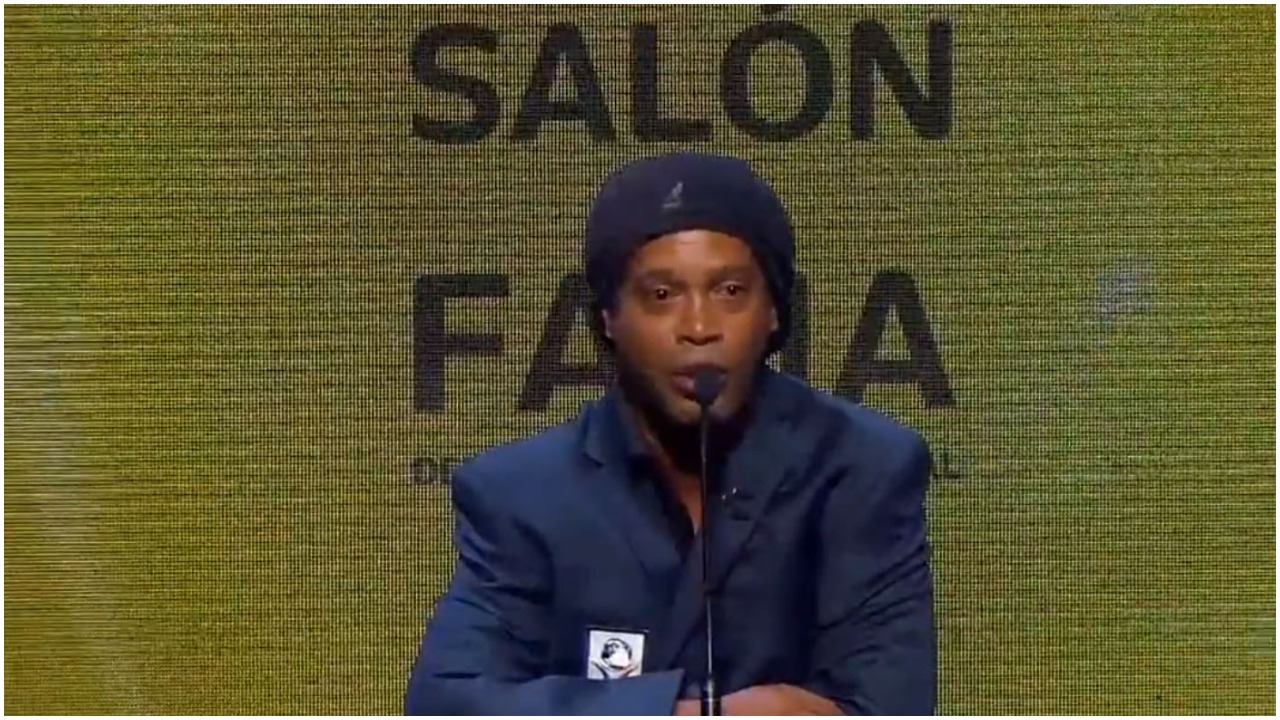 VIDEO/ Me lot në sy, Ronaldinho prezantohet në Sallën e Famës së Futbollit Botëror