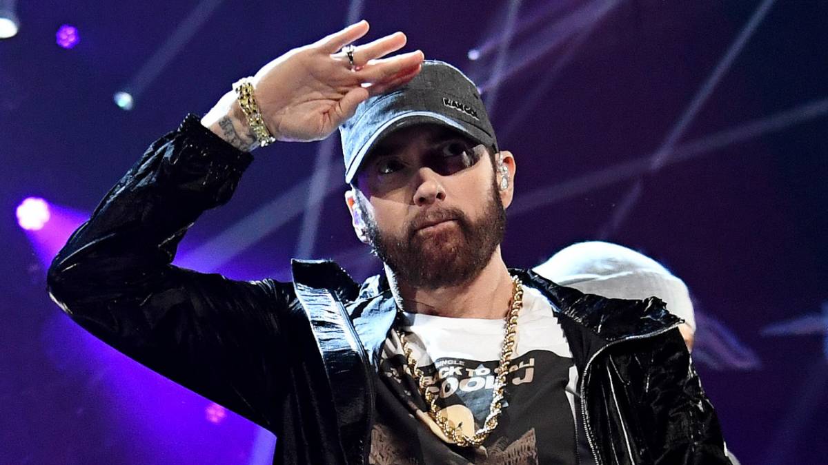 Eminem bën histori si artisti më i certifikuar në historinë e RIAA-s