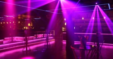 Eskortat e Tiranës, si vajzat e reja shkojnë me biznesmenë e politikanë për të shuar epshet e tyre