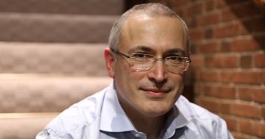 Ish-oligarku rus: Si të përballeni me “banditin” e Kremlinit