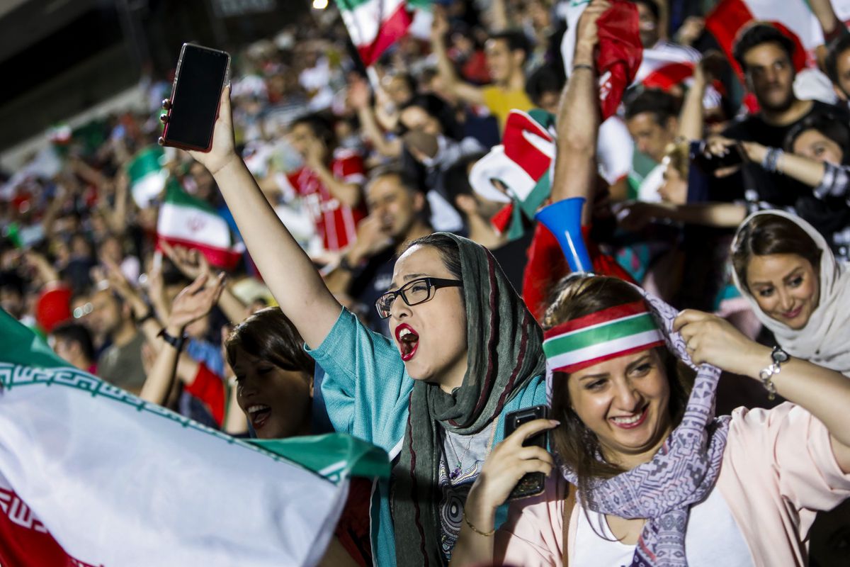 Nuk lejuan femrat në stadium, Irani rrezikon përjashtimin në “Katar 2022”