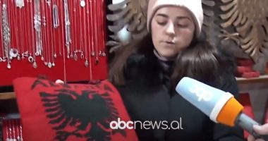 Stomatologia që end qilima, Ornela e vetmja e re në Krujë që punon në tezgjah