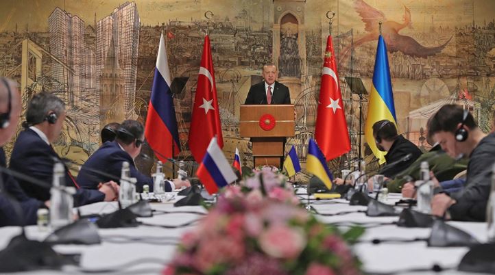 Erdogani, ndërmjetës i Putinit dhe Zelenskyt kërkon armëpushim urgjent