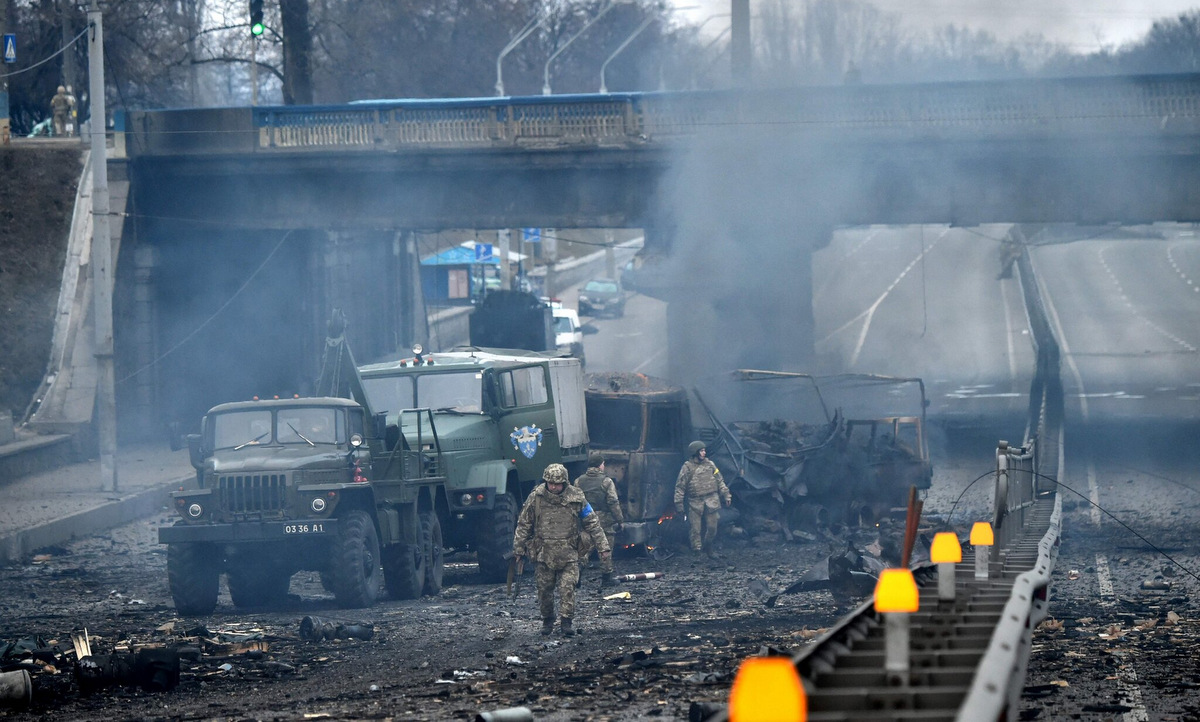 Ukrainasit i shtyjnë forcat ruse në lindje të Kievit