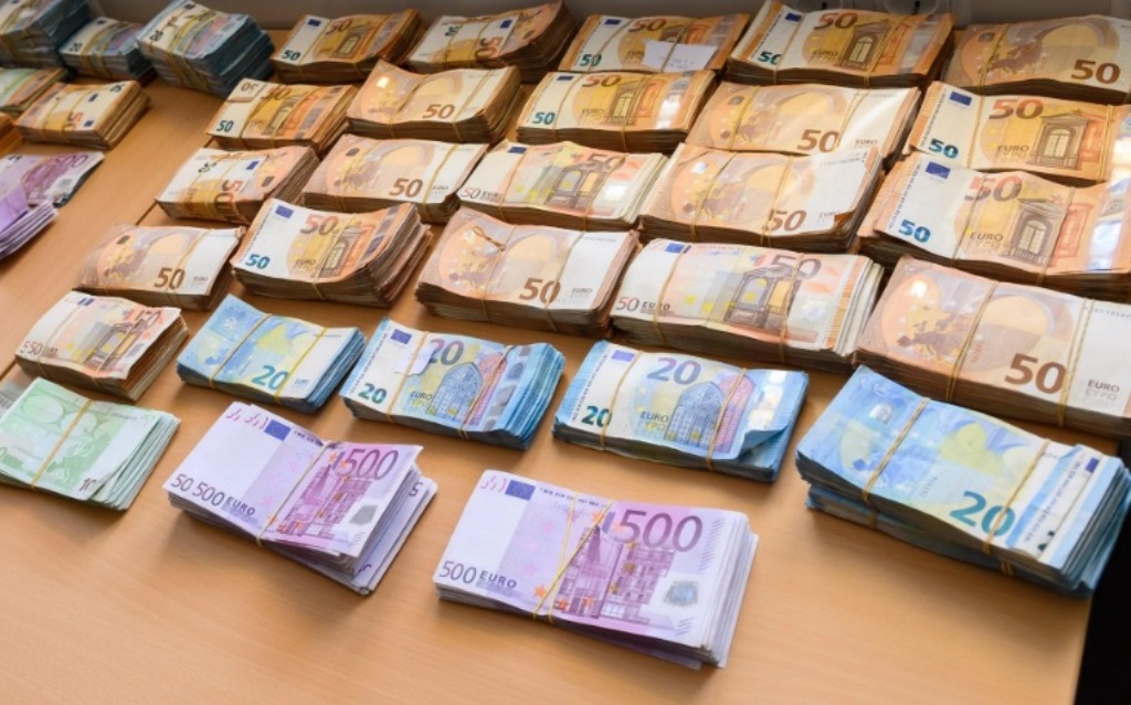 Mashtroi bashkëpunëtorin, 63-vjeçari nga Pogradeci  i  vjedh rreth 16 mijë dollar