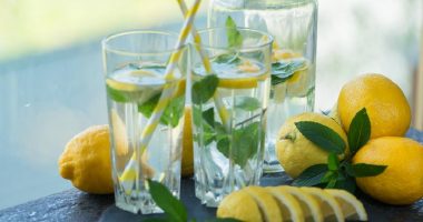 Merrni këtë pije në mëngjes dhe shihni ndryshimet befasuese që do të ndodhin në trupin tuaj