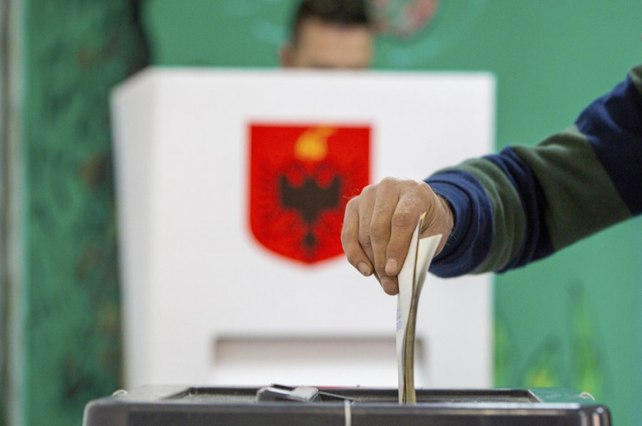 LIVE/ Zgjedhjet e pjesshme vendore, mbyllet procesi i votimit në 940 qendra votimi për 6 bashki