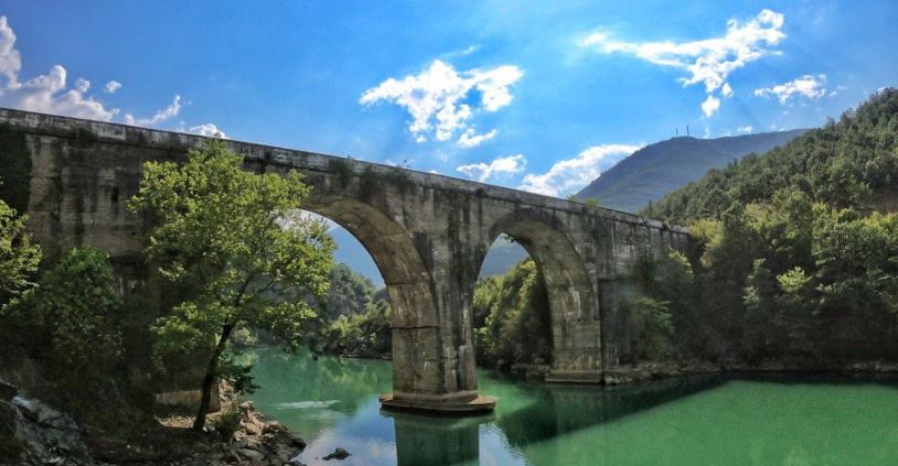 Diell dhe rritje temperaturash, njihuni me parashikimin e motit për sot