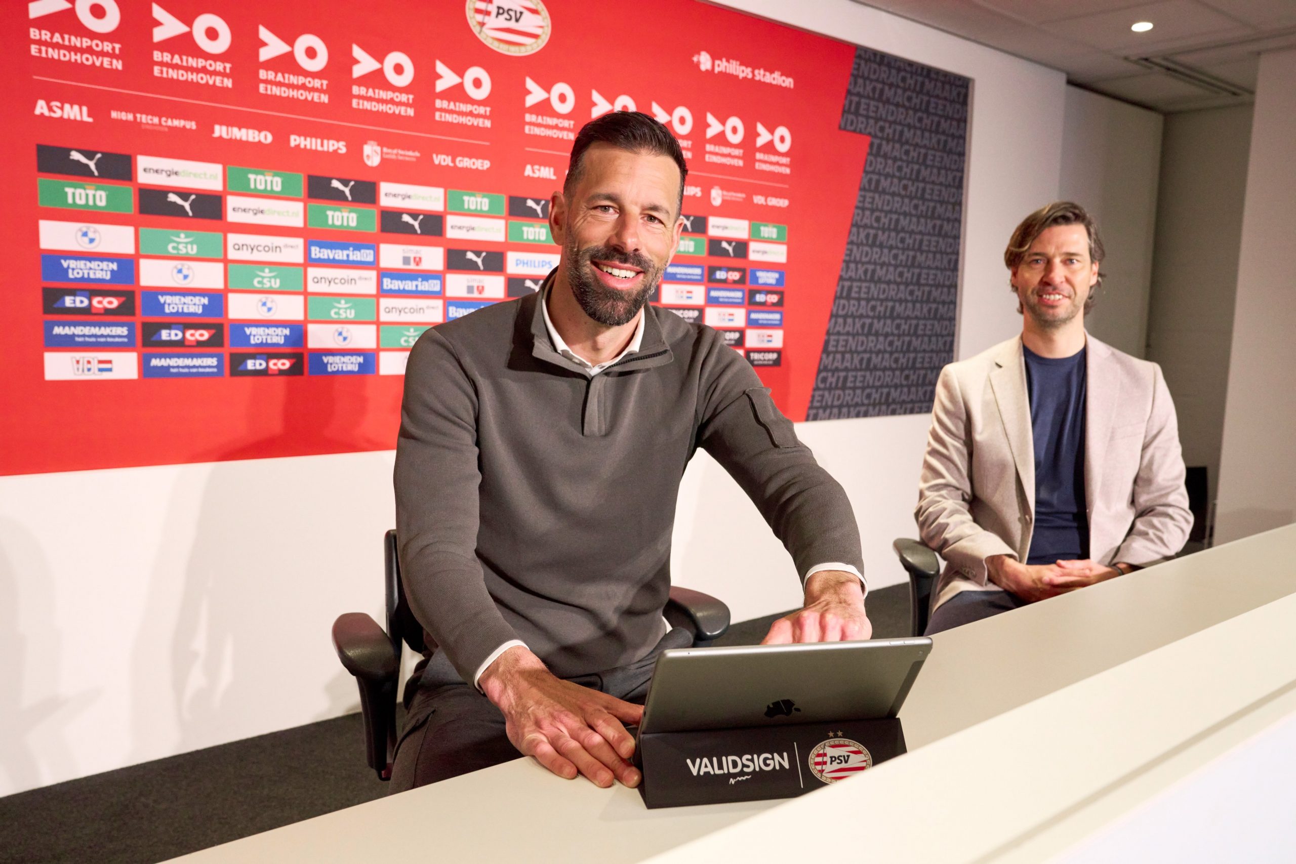 Vjen edhe njoftimi zyrtar, Ruud van Nistelrooy trajneri i ri i PSV