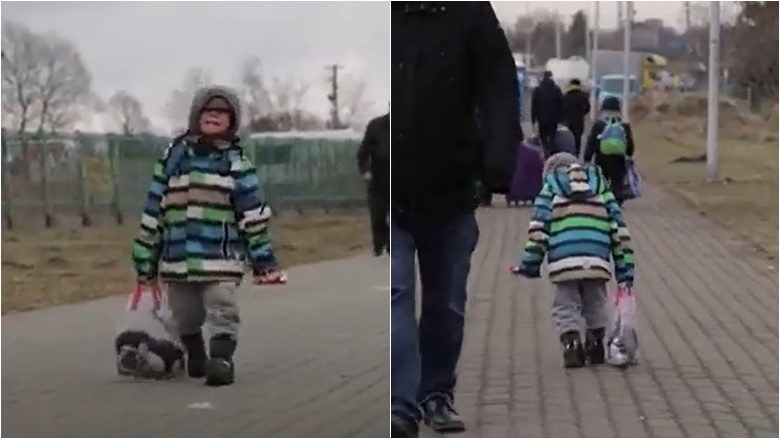 I vetëm në kufi me një lodër pellushi në qese, vogëlushi ukrainas lë pas shtëpinë mes lotësh
