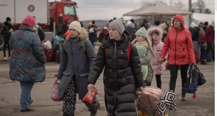 Vendi që nuk pranonte deri më sot refugjatë “thyen rregullat” për ukrainasit