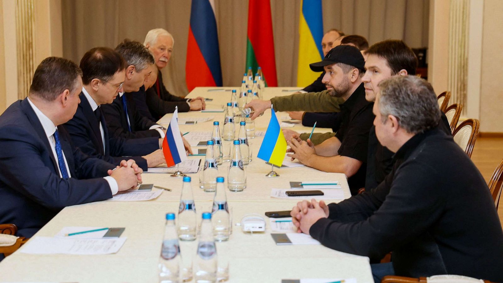 Ukrainasit dhe rusët ulen sërish në tryezë, nesër nis raundi i ri i bisedimeve