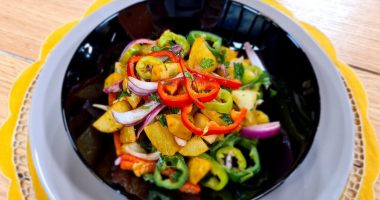 Nuk duhet ta humbisni këtë recetë, si të bëni “Sallatë me patate të skuqura”