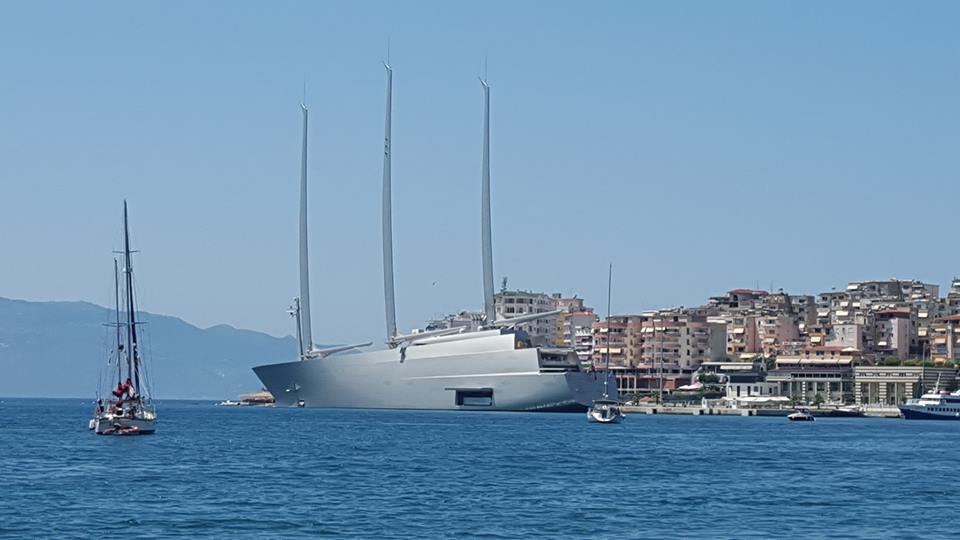 Në 2018 u ankorua edhe në Sarandë, dalin pamjet e sekuestrimit të jahtit më të madh me vela