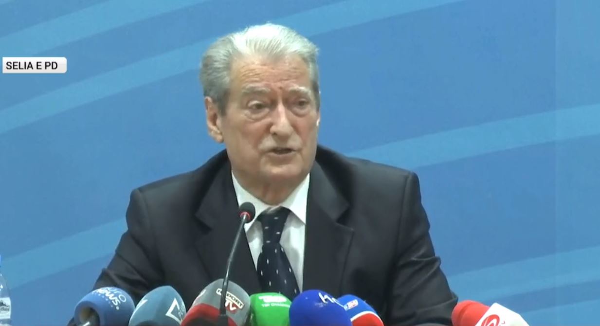 “Duhet diskutim”, Berisha: Shtrëngova duart me Alibeajn dhe Bardhin, “Rithemelimi” ka besim tek Grupi Parlamentar”