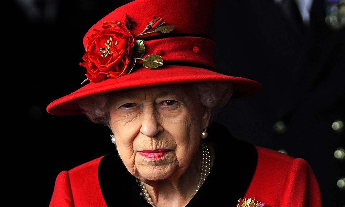Pozoi për herë të parë për një revistë mode, si dukej Mbretëresha Elizabeth në moshën 30-vjeçe