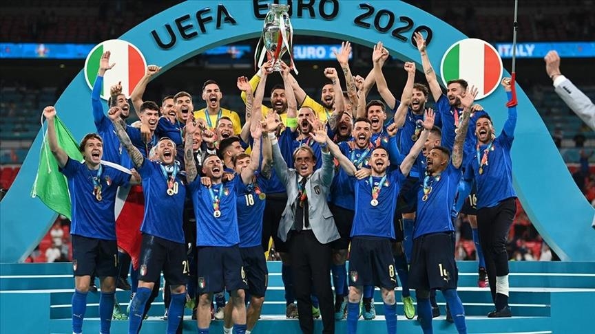 Italia shpalos listën e të grumbulluarëve për Play-Off, Mancini nuk thërret Balotellin