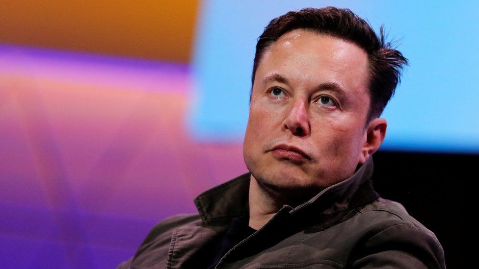 A duhet të hiqet shkronja “W” nga Twitteri? Pyetja e Elon Musk zgjon debat