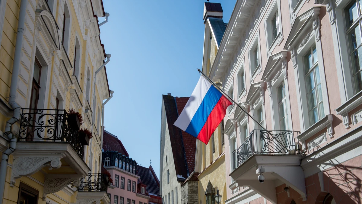 Rusia mbyll konsullatat e shteteve baltike