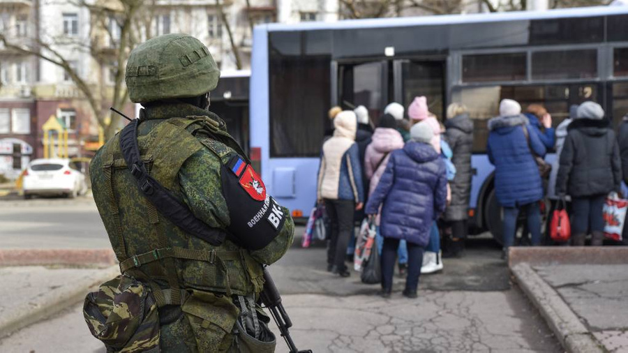 Rreth 2 mijë civilë janë evakuuar deri tani nga Mariupoli