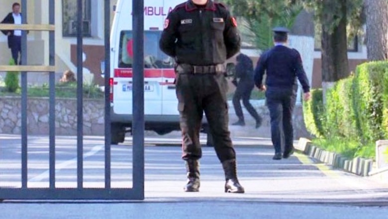 Makinën plotë me klandestinë, arrestohet në Gjirokastër punonjësi i Gardës
