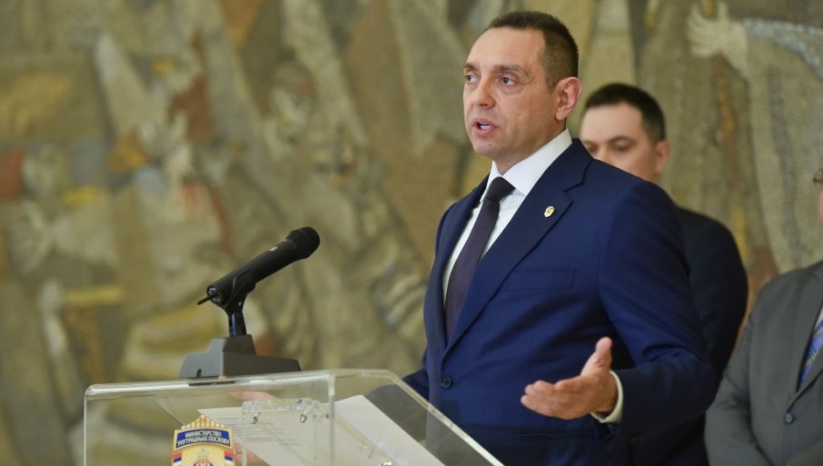 Britania sanksione ndaj Dodik dhe Cvijanaviç, Vulin: Nuk heqim dorë nga Republika Srpska