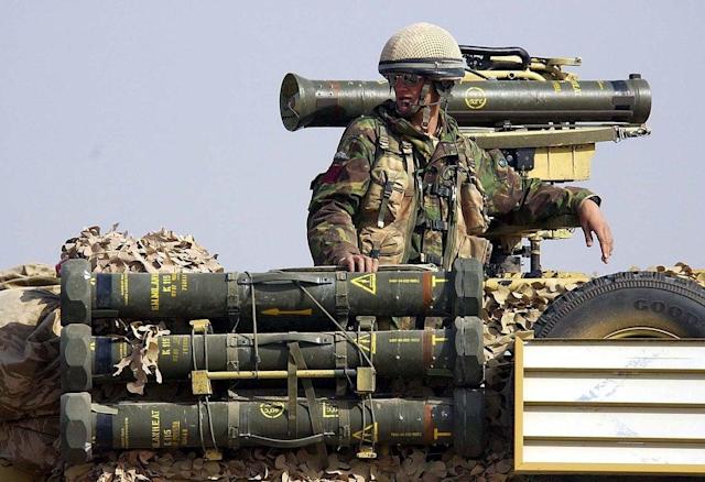 Britania pritet të dërgojë raketahedhës në Ukrainë