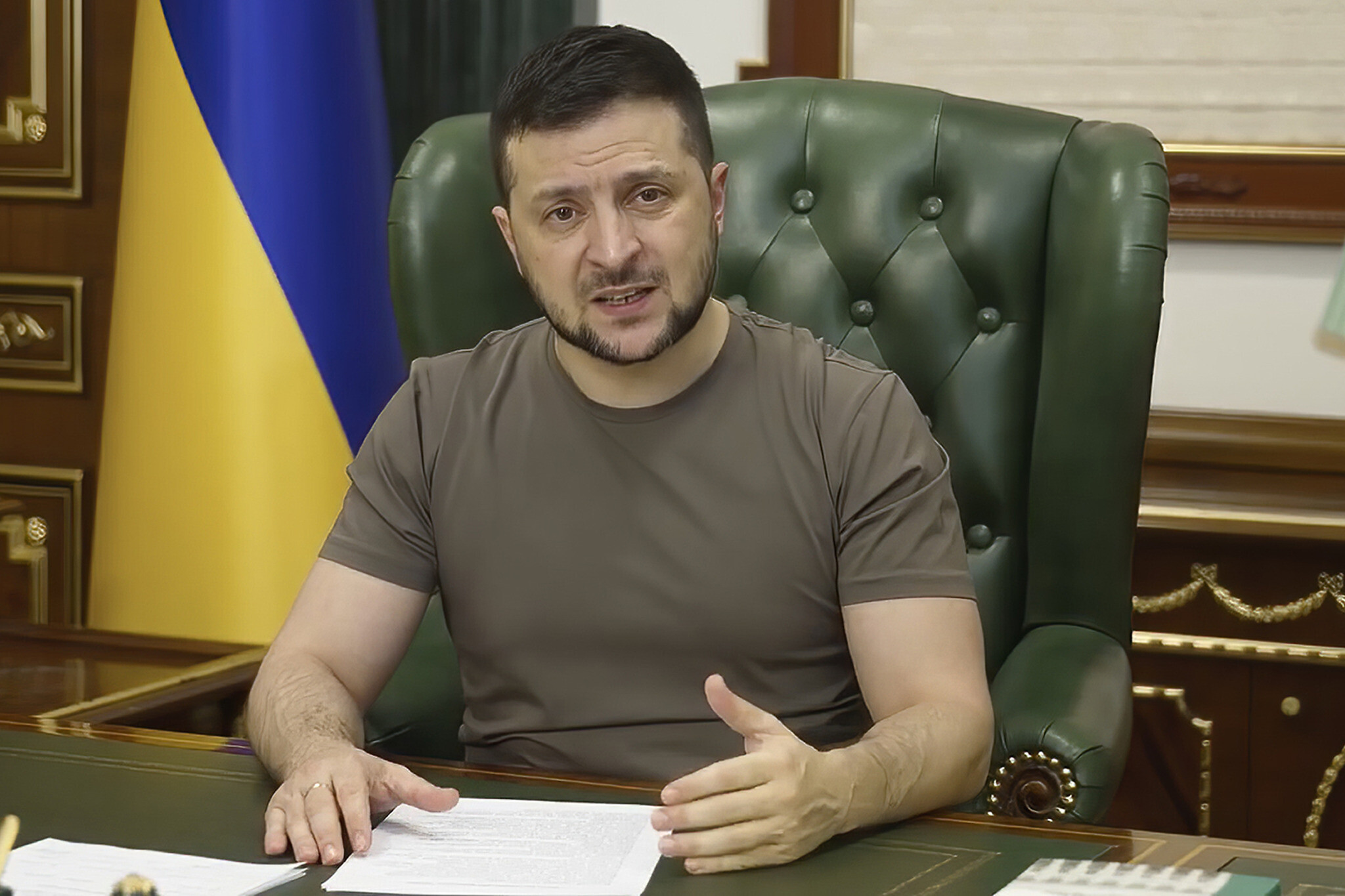 Zelensky: Rusia po bën gati një referendum të rremë në Kherson