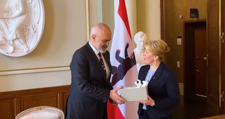 Rama special gift for the mayor of Berlin