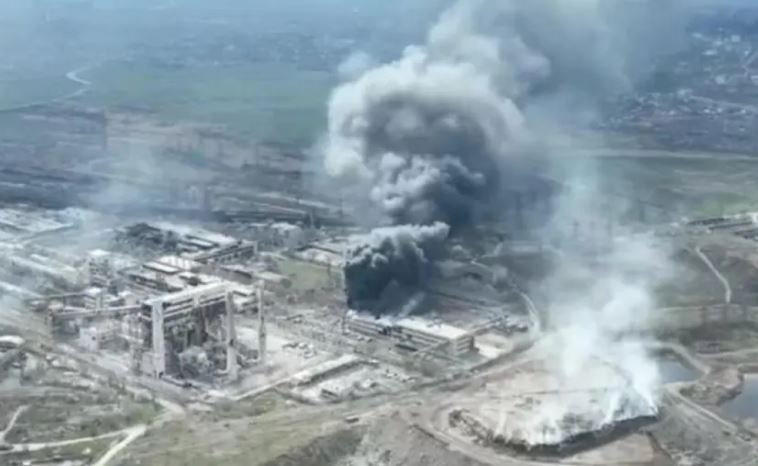 VIDEO/ Rusët bombardojnë një tjetër spital në Ukrainë, 300 persona nën rrënoja