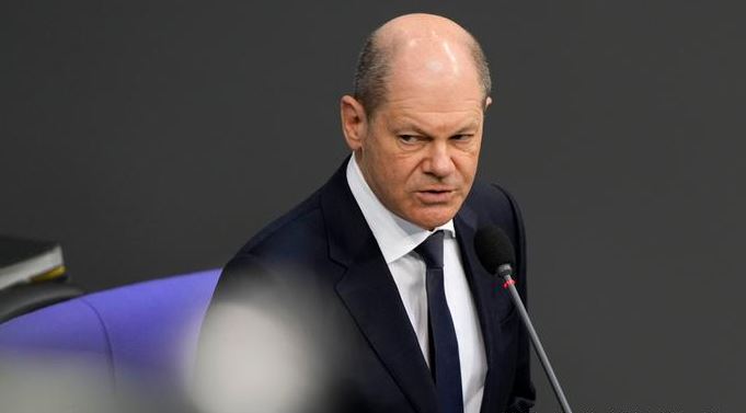 “Dënojmë mizoritë në Bucha,” Scholz: Gati të furnizojmë më tej me armë Ukrainën