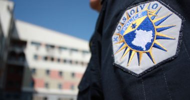 Dhëndri dhe vjehrri zihen me thika, lëndohet dhe një e mitur